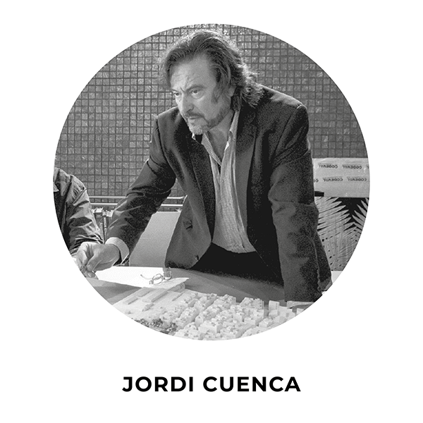 Retrato de Jordi Cuenca, diseñador de interiores y experto en decoración